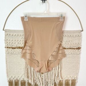 Honeylove Queen Breif Shorts Beige Shapewear Size M